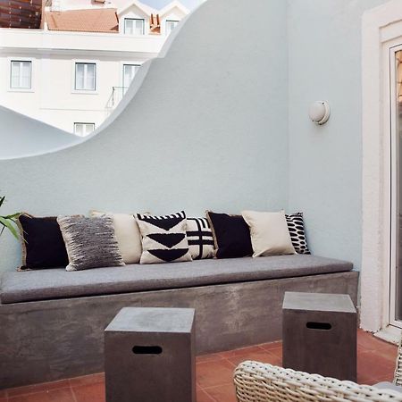 Renovated Charming Apartment With Terrace In Lapa Lisbon Bagian luar foto