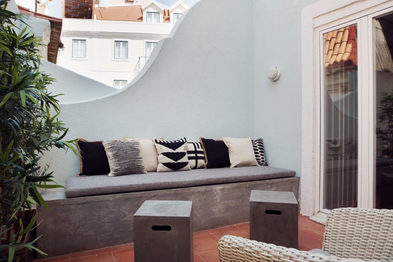 Renovated Charming Apartment With Terrace In Lapa Lisbon Bagian luar foto