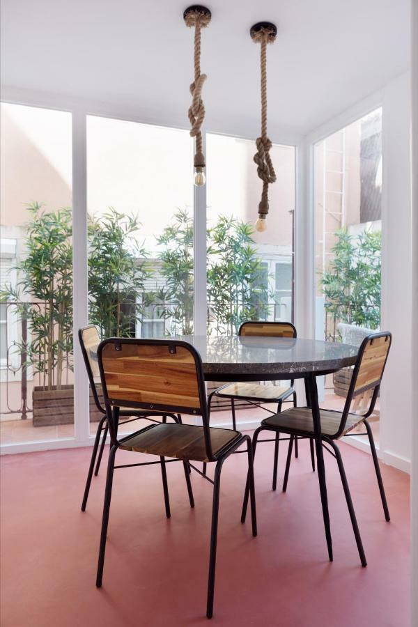 Renovated Charming Apartment With Terrace In Lapa Lisbon Bagian luar foto